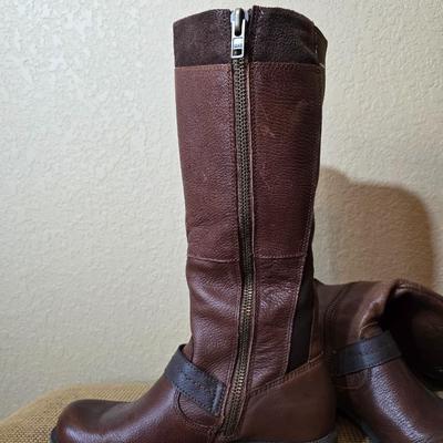 Women's Tall Brown Leather Riding Boots – Two-Tone with Back Zipper Size 8.5