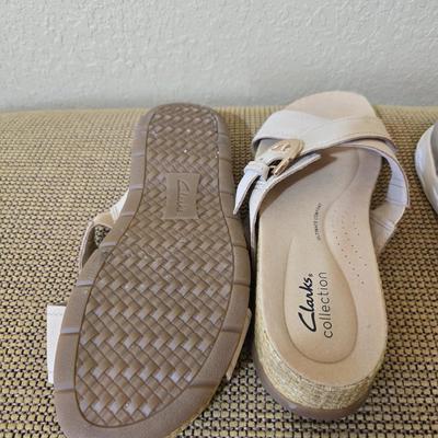 2 Women’s Comfort Sandals – Clarks Collection & Earth Origins