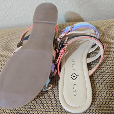 2 Pairs of Women's Sandals – Mephisto & Katy Perry Styles