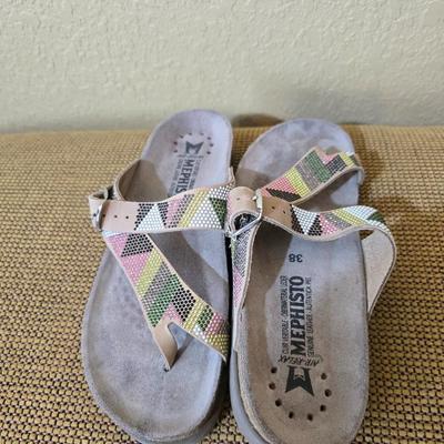 2 Pairs of Women's Sandals – Mephisto & Katy Perry Styles