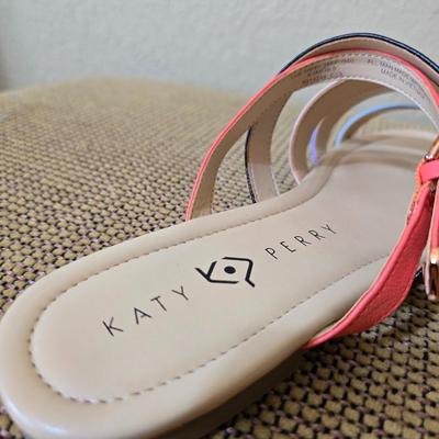 2 Pairs of Women's Sandals – Mephisto & Katy Perry Styles