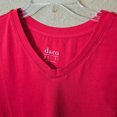 D&Co Essentials Women's T-Shirts – Size Medium – Lot of 4