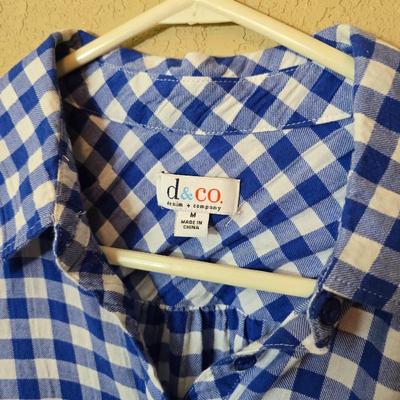 D&Co and Americana Tops – Size Medium – Lot of 3 Tops + Scarf