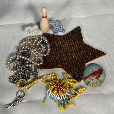 LOT 381: Sunglass, Reading Glasses & More