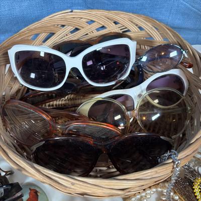 LOT 381: Sunglass, Reading Glasses & More