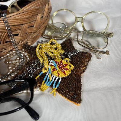 LOT 381: Sunglass, Reading Glasses & More