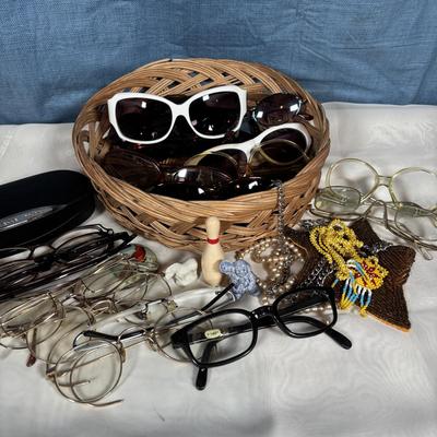 LOT 381: Sunglass, Reading Glasses & More