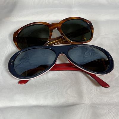 LOT 381: Sunglass, Reading Glasses & More