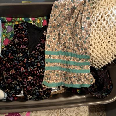 LOT 386: Costumes & Accessories, T-Shirts, Fleece Blankets and More