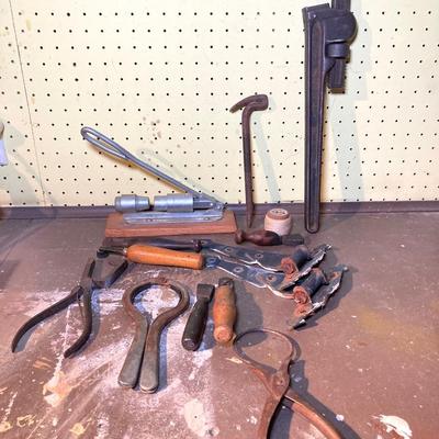 LOT 391: Vintage Tools, Reed's Pecan Nut Cracker and Star-Rite Electric Massager