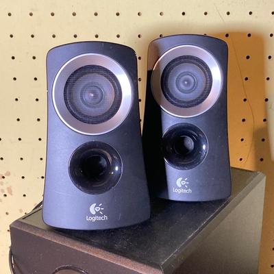 LOT 392: Logitech Z313 Speaker System and Microphone - As Found