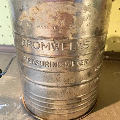 LOT 393: Vintage Kitchen Tools, Gadgets and More