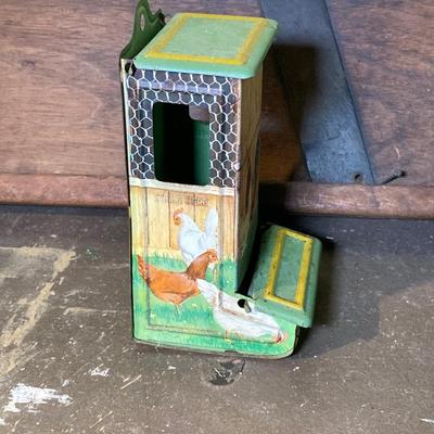 LOT 393: Vintage Kitchen Tools, Gadgets and More