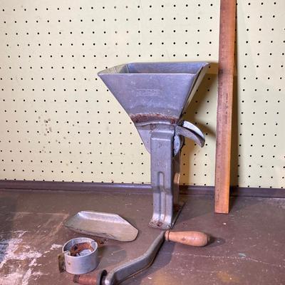 LOT 393: Vintage Kitchen Tools, Gadgets and More