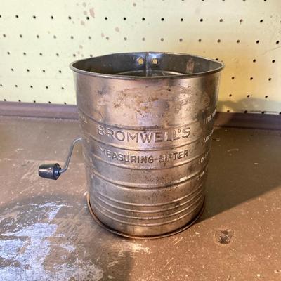 LOT 393: Vintage Kitchen Tools, Gadgets and More