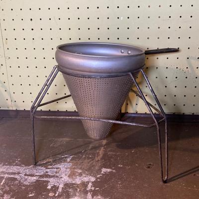 LOT 393: Vintage Kitchen Tools, Gadgets and More