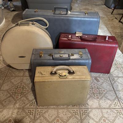 LOT 394: Vintage Luggage Collection