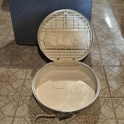 LOT 394: Vintage Luggage Collection