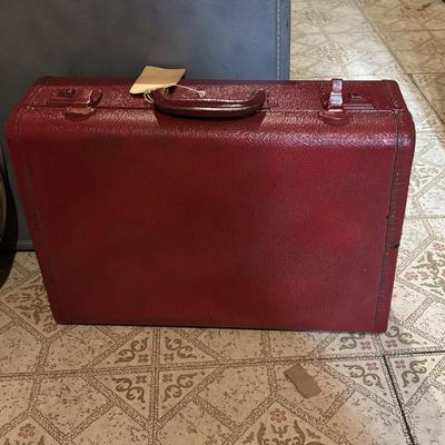 LOT 394: Vintage Luggage Collection