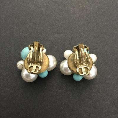 Cute vintage clip on earrings
