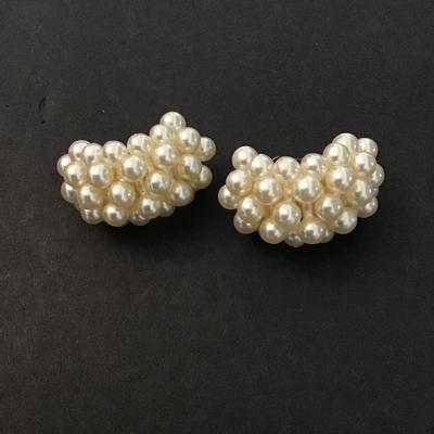 Vintage faux pearl clip on earrings