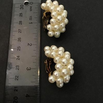 Vintage faux pearl clip on earrings