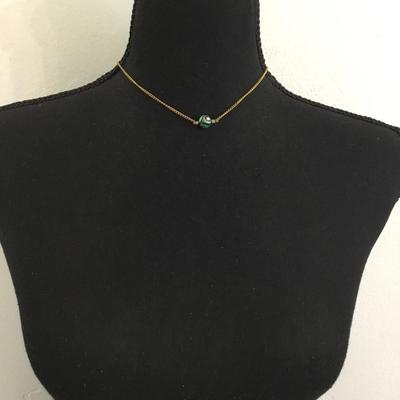 Vintage, dainty gold toned super cool bead necklace
