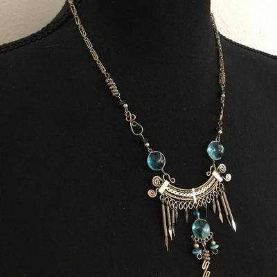 Beautiful silver tone necklace