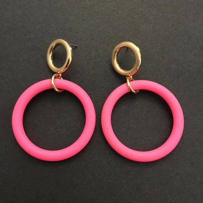 Cute neon pink Circular gold tone, dangle earrings