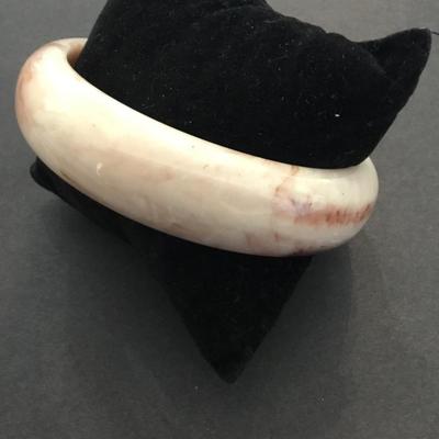 Very nice vintage bangle bracelet