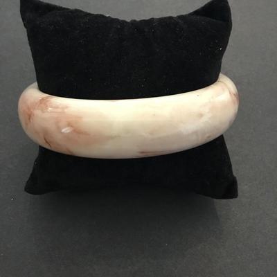 Very nice vintage bangle bracelet