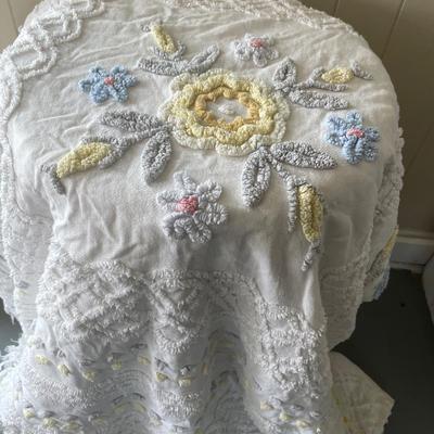 Chenille blanket with embroidery pillow