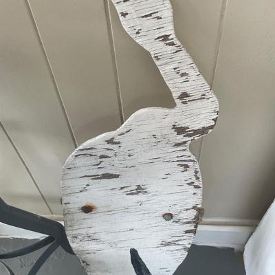 Outdoor birds and more decor