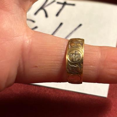 10 KT Gold Ring