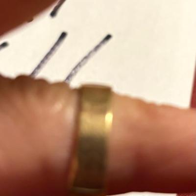 10 KT Gold Ring
