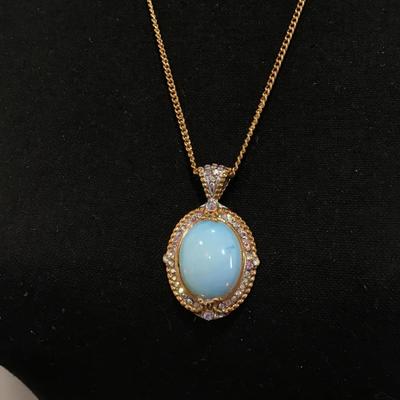 Gorgeous vintage opalite pendant necklace