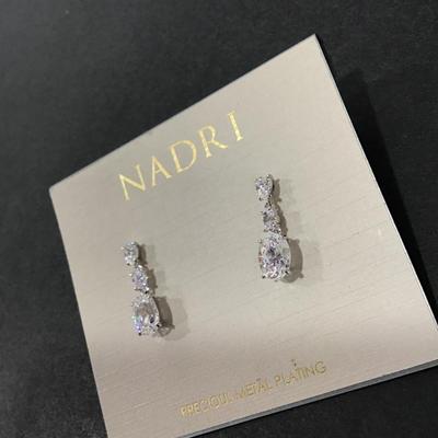 Absolutely gorgeous crystal dangle earrings