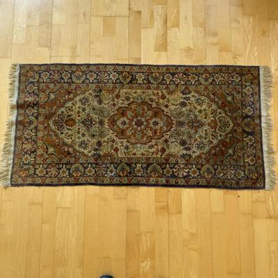 Small Hand Knotted Silk Area Rug (FP-BM)