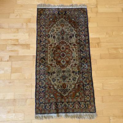 Small Hand Knotted Silk Area Rug (FP-BM)