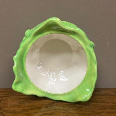 Lettuce Dish with Lid