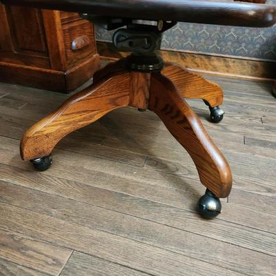 Antique 1800's Roll Top Oak Desk and Chair from PA. Hotel