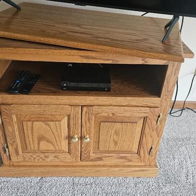 TV Stand w/ swivel top