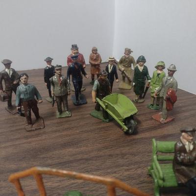 Large Collection of Vintage Small Scale Model Metal/Lead Figures, Animals, and Structures Made in USA, England and France