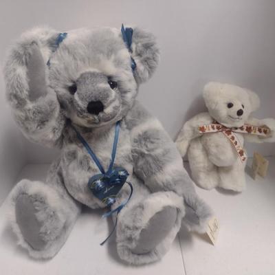 Pair of Shepard's Flock Stuffer Bears 'Sara' and 'Andrew"