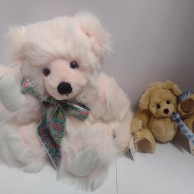 Pair of Shepard's Flock Stuffer Bears 'Amaryllis' and 'Little John'