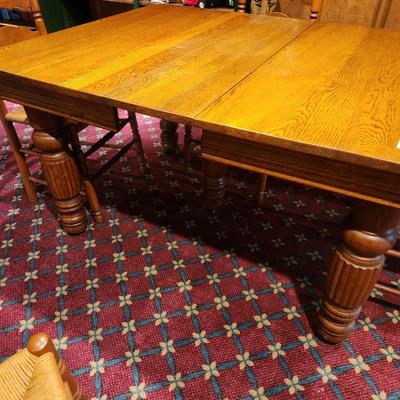 Oak Table w 4 Ladder Back Rush seat Chairs 43"x42" with 3 10" Leaves