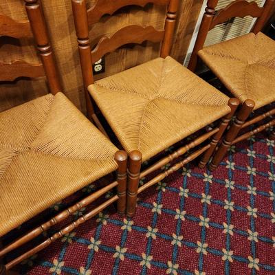 Oak Table w 4 Ladder Back Rush seat Chairs 43"x42" with 3 10" Leaves