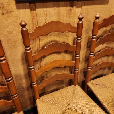Oak Table w 4 Ladder Back Rush seat Chairs 43"x42" with 3 10" Leaves