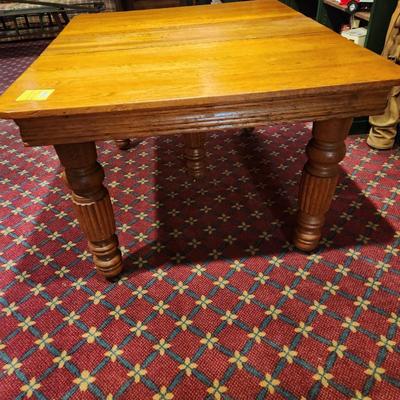 Oak Table w 4 Ladder Back Rush seat Chairs 43"x42" with 3 10" Leaves
