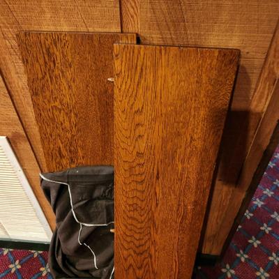 Oak Table w 4 Ladder Back Rush seat Chairs 43"x42" with 3 10" Leaves